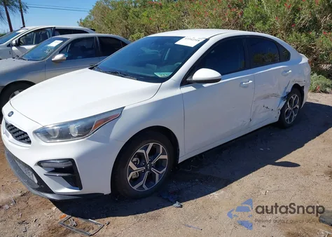2021 Kia Forte Lxs z USA, uszkodzony, nr VIN 3KPF24AD9ME277580